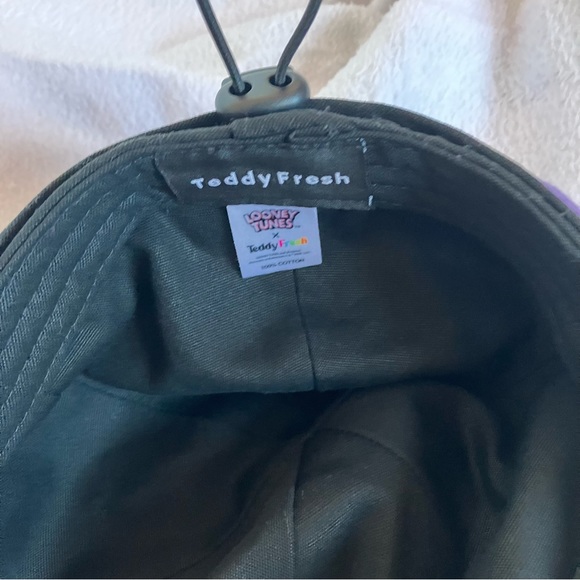 Teddy Fresh x Looney Tunes Let’s Go Hunting cap - Picture 4 of 4